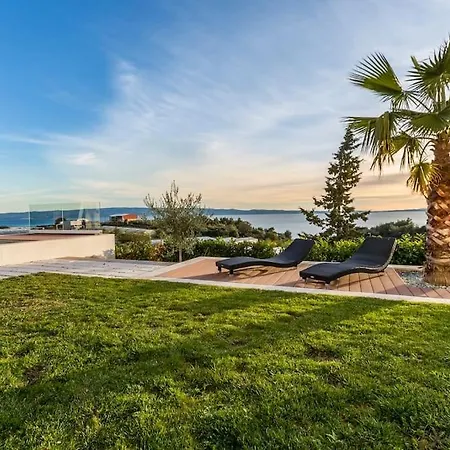 New Luxury Villa Miani With Heated Swimming Pool *